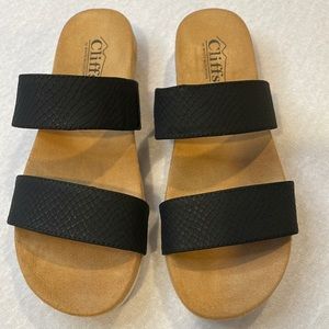Cliffs by White Mountain Black Slide Sandals Size 6 1/2 M